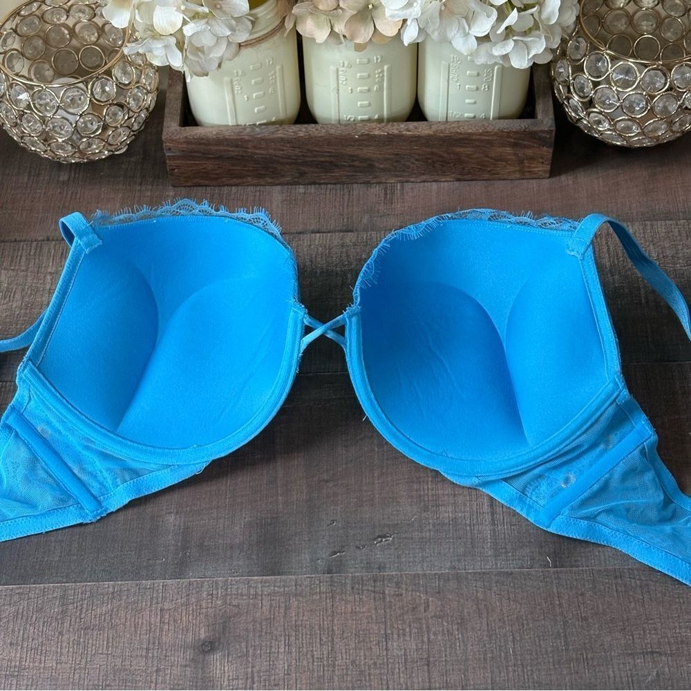 Victoria’s Secret Very Sexy Plunge Bra 36D - Picture 3 of 5
